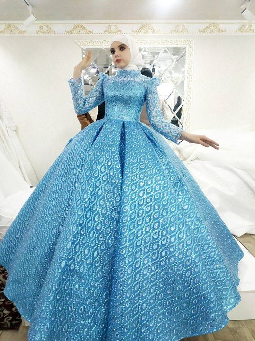 Платья на продажу