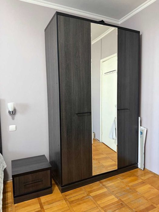 Спальный гарнитур (шкаф, кровать, комод, тумбы)