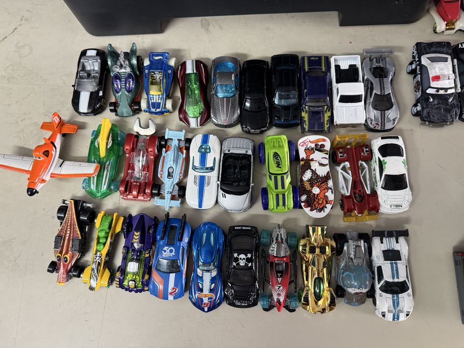 Vind colectie de masinute metalice