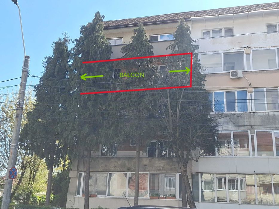 Vand apartament decomandat 3 camere , bucatarie ,2 bai, situat central