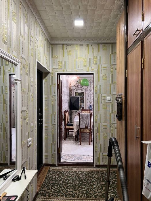 Продается 3-х комнатная квартира в поселке Улугбек (поселок Улугбек)