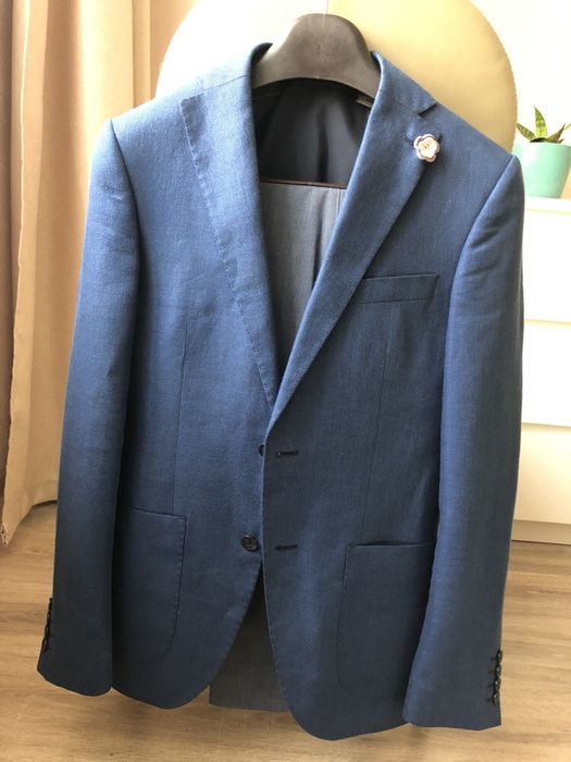 Продам костюм мужской