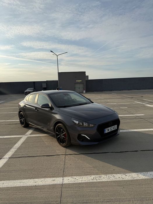 Hyundai I30 Hyundai i30 Fastback 1.4 T-GDI 140 CP Automată | 2018 | 126.000 km |