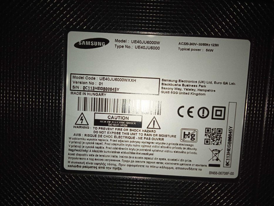 TV Samsung smart  UE40JU6000W vând pentru piese