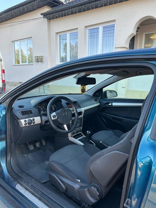 OPEL ASTRA GTC 2007