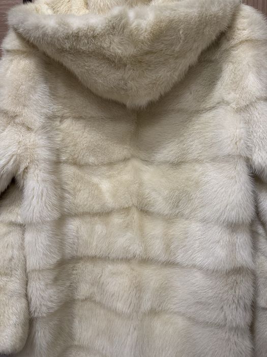 Норковая шубка с капюшоном