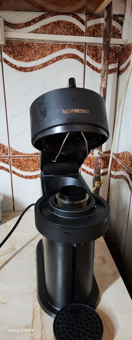 Expresor pe capsule Nespresso