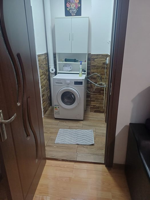Închiriez garsonieră