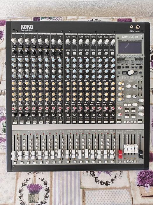 Korg SoundLink  MW-2408 mixer hibrid, stare foarte bună