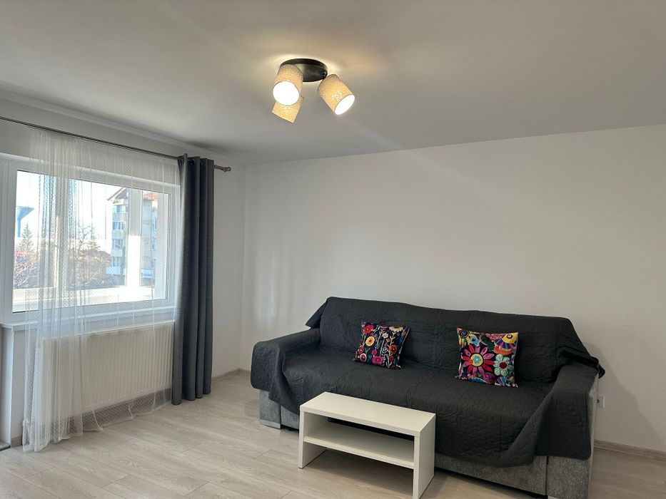 Inchiriez apartament cu 2 camere  in Noua, confort I decomandat.