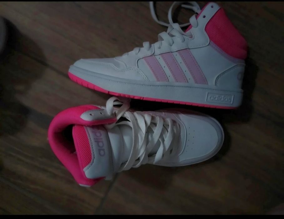 Adidași dama mărimea 35