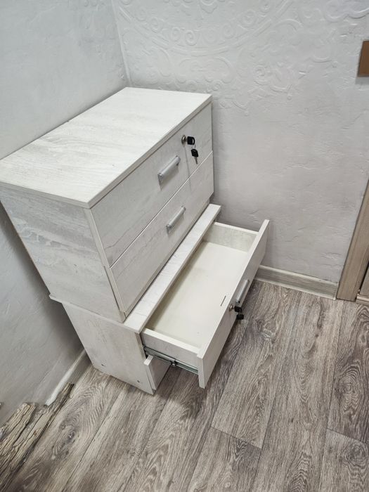 Продам 2 тумбочки