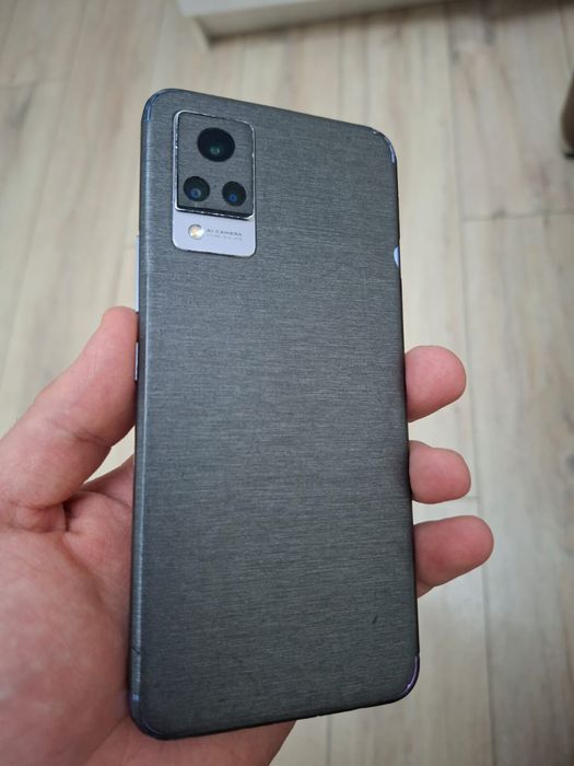 Vivo v21 на 128gb