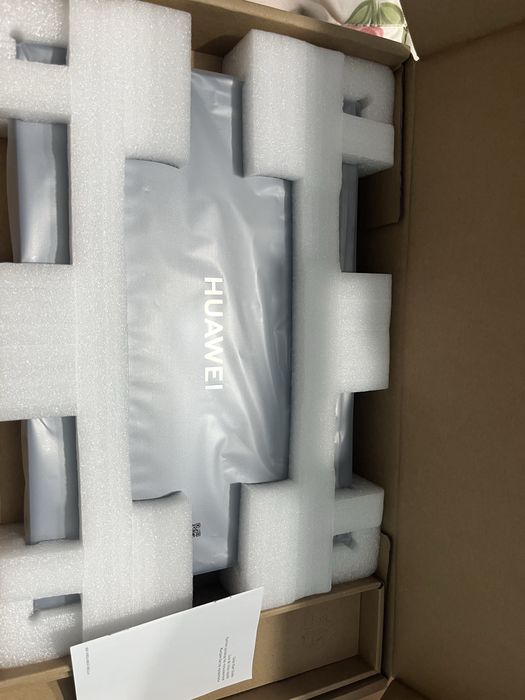HUAWEI MateBook D 16 (MCLG-X).