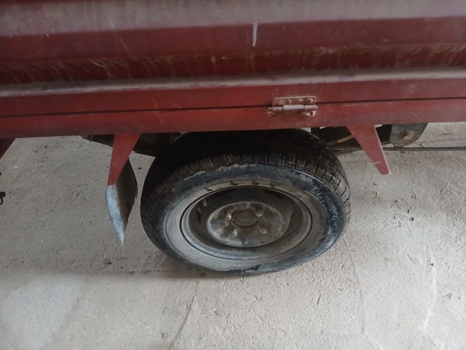 Eldosh Yuk mashinasi