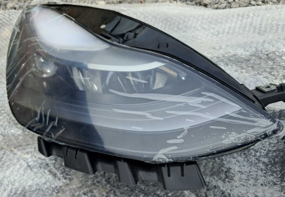 Фар фарове оригинални нови ляв, десен Tesla Model 3/Y MATRIX FULL LED
