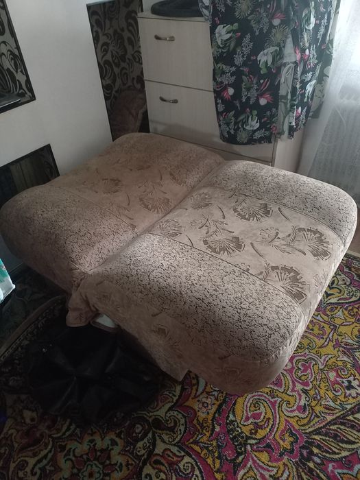 Продам диван 40000тг.