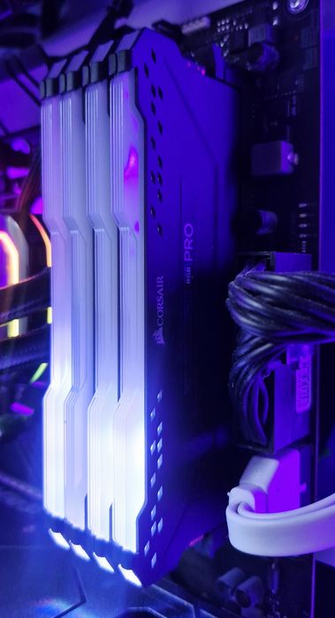 32GB RAM  3200MHz DDR4 Corsair PRO RGB