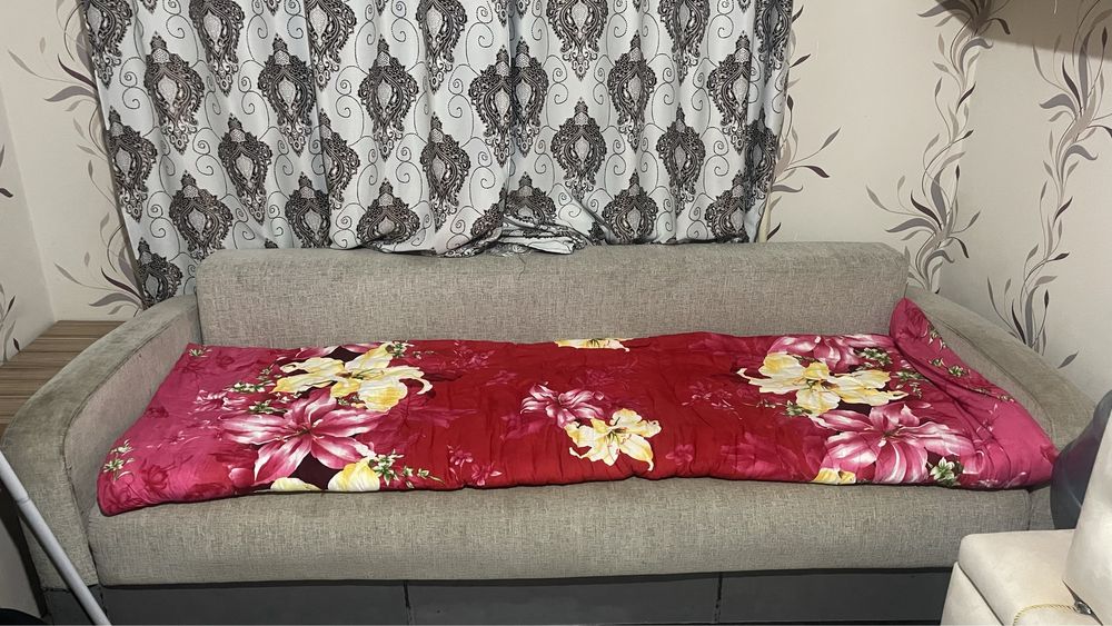 Продам сервант и диван