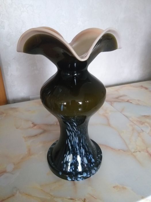 Продам новую вазу керамика