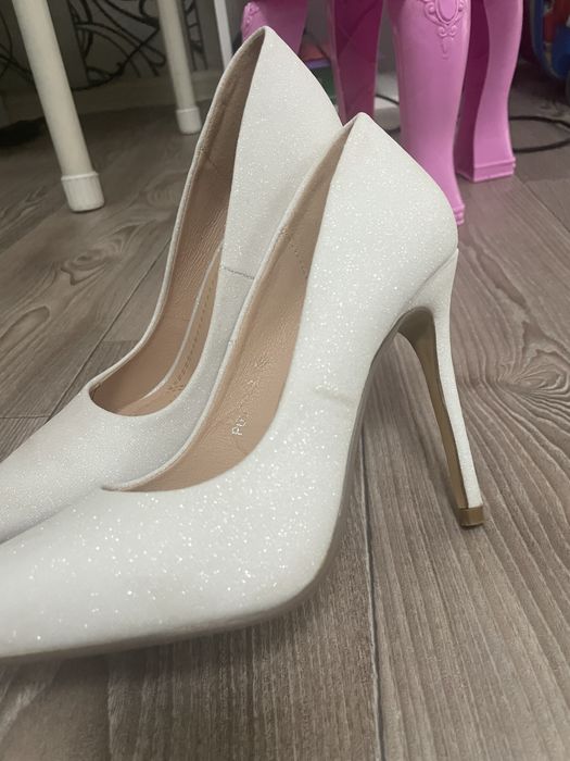 Туфли белые женские