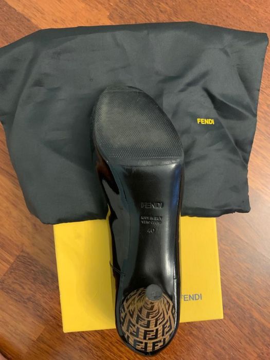 Брендовые туфли Fendi