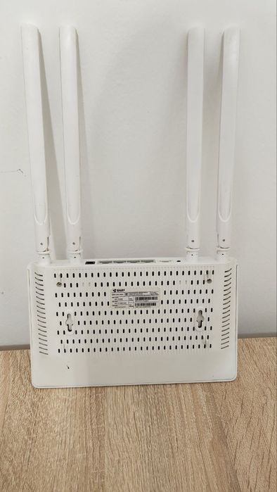 Отличный роутер работает как новый