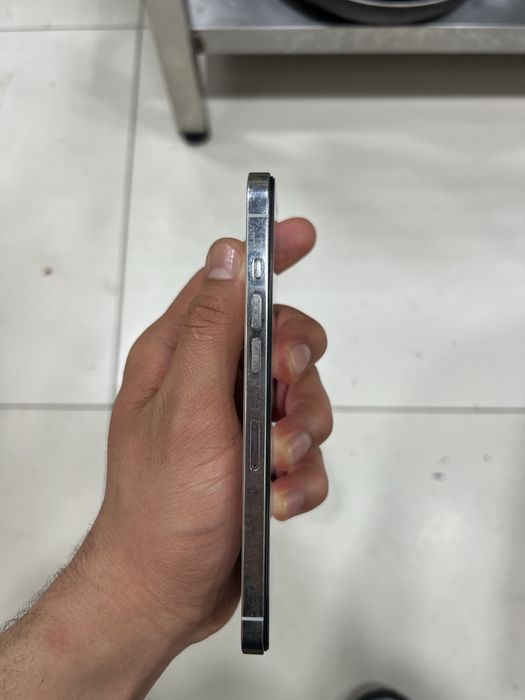 Iphone 12 pro max 128 gb holati juda yaxwi obmen bor samsung S madellg