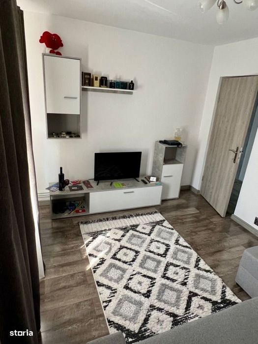 OFERTĂ - Apartament cu 3 camere, renovat, mobilat și utilat - Micalaca