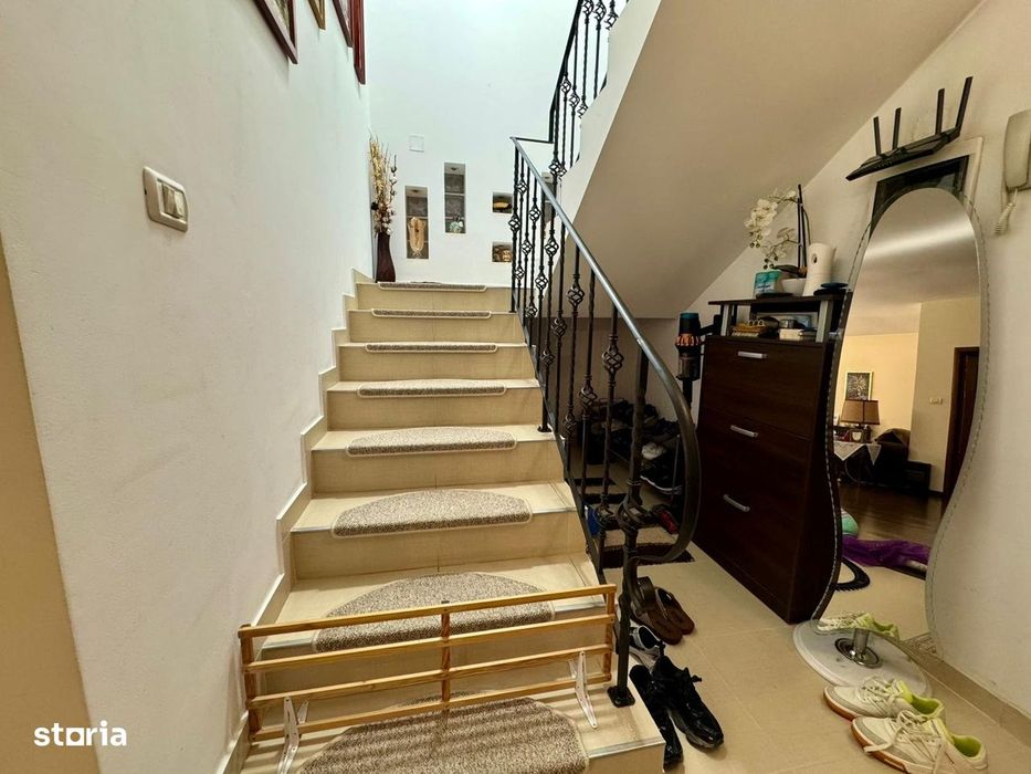Timisoara, Calea Mosnitei, Vila Noua 450 mp, Zona Kuncz / Plopi.