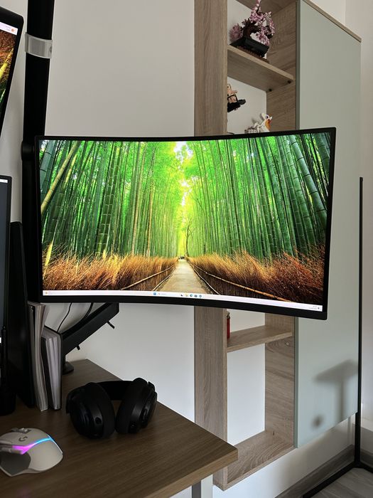 Vând monitor gaming LG Ultragear