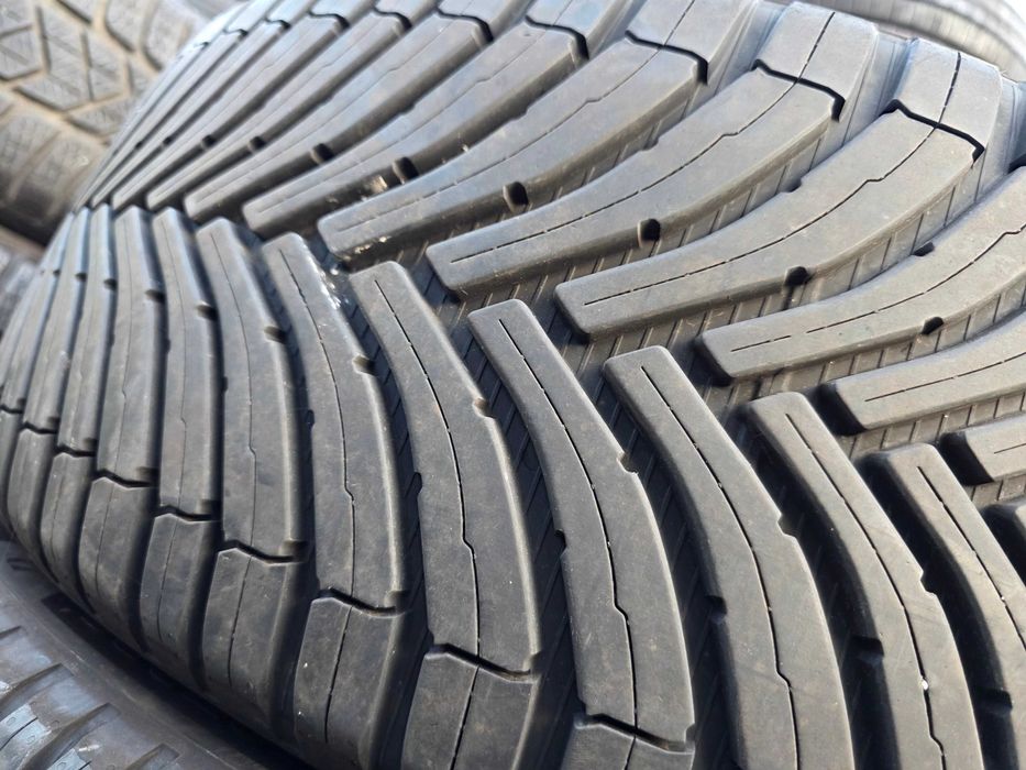 2бр Всесезонни гуми 235 45 20 - Bridgestone - DOT 2024