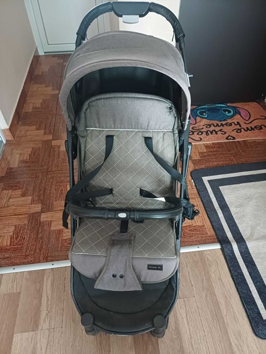 Cărucior sport Baby C, ușor, compact, pliabil