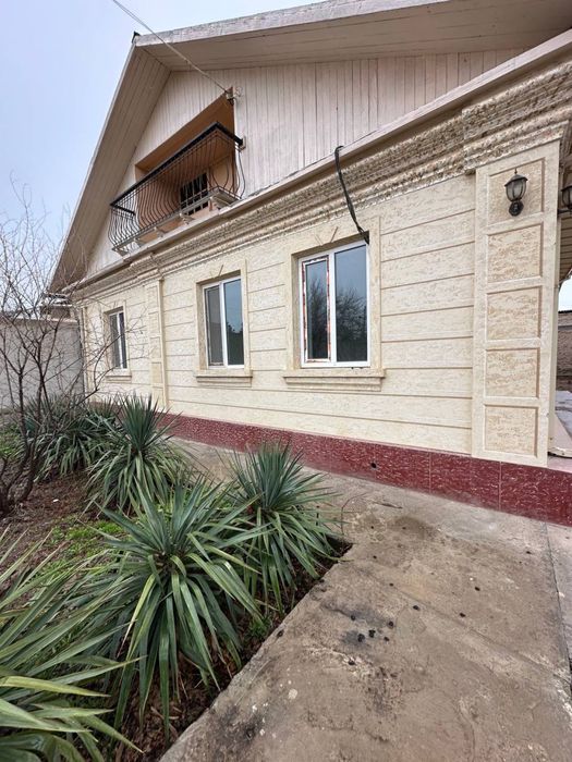 Участок в военном городке. Harbiy shaharchadagi uchastkasi.