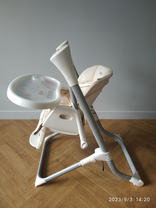 Продам детский столик до 3-х лет