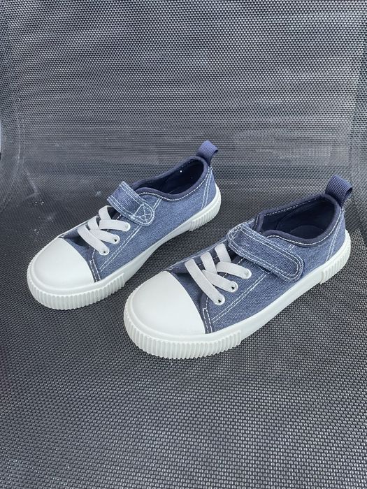 Tenesi jeans H&M,marimea 29,ca noi