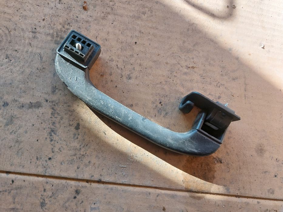 Дръжка таван Bmw бмв e90 e91 e92 320i 170кс n43