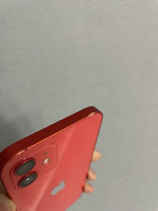 Продам iPhone 12 (product red)