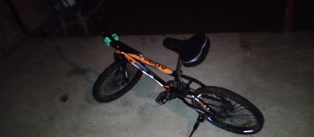 Tecno Pova Neo 2 и BMX велосипед