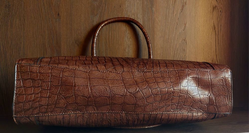 Дамска чанта MNG Mango - кожена чанта с кафяв цвят