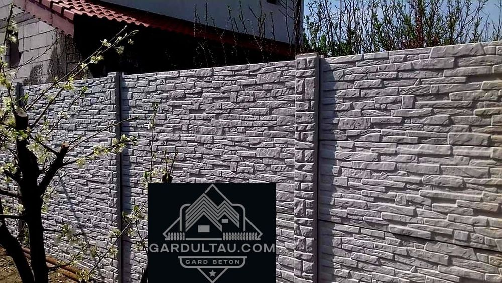 Fabricam garduri din beton cu montaj și transport placi de gard