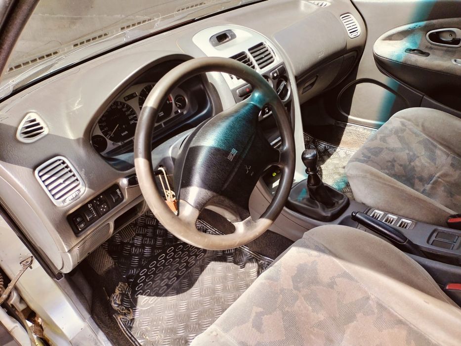 Митсубиси Харизма