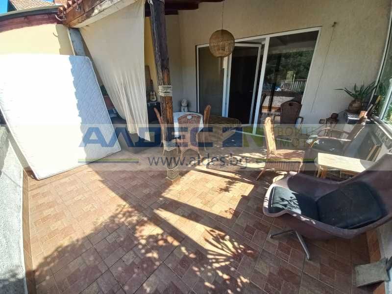 Еднофамилна къща в Банкя!