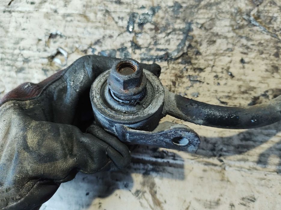 Крив Носач Преден Ляв Mercedes W211 E class Tmodel 4matic 320CDI