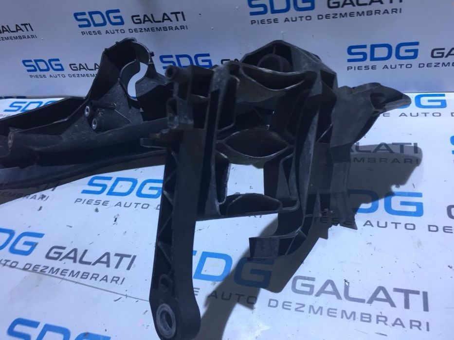 Suport Far Dreapta Audi A4 B8 2008 - 2013 Cod Piesa : 8K0 805 608 R / 8K0805608R