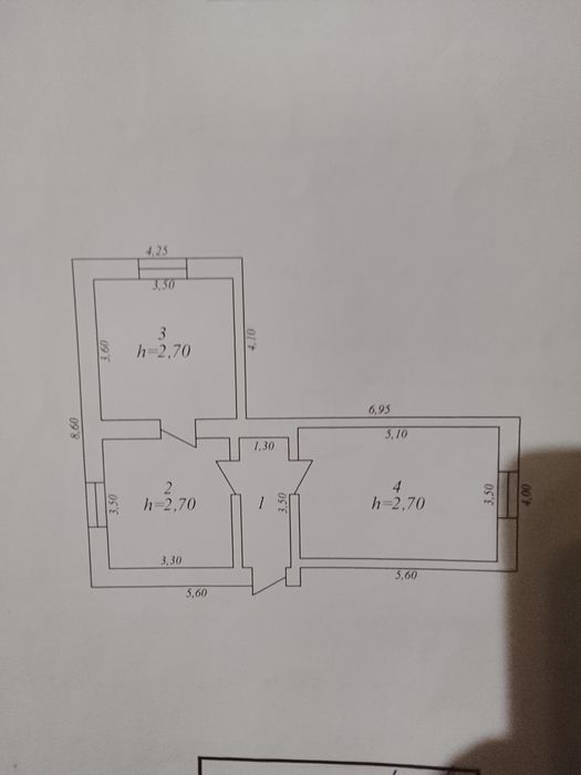 3 xonali 1 qavat uy sotiladi 225 mln kami bor