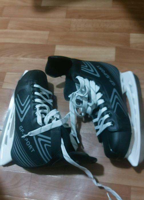 Продам конки новый проста размер не подошёл 44размер