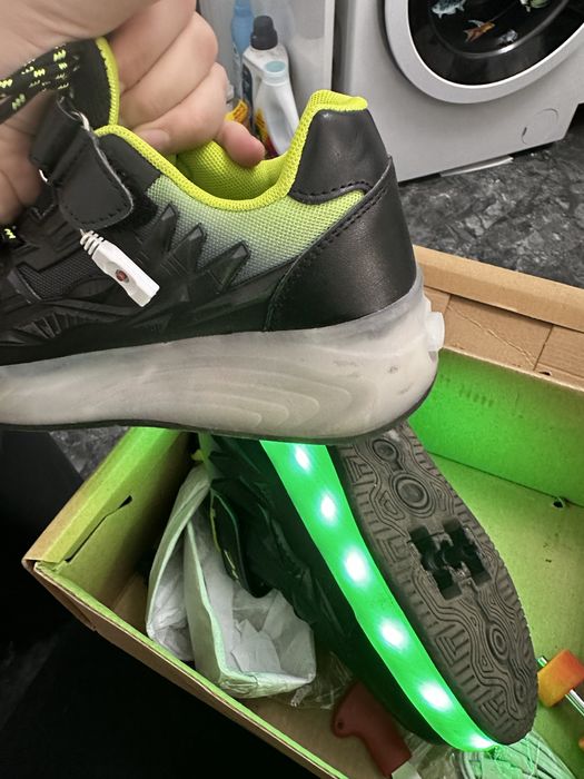 Маратонки кънки ройлери 36 ном светещи