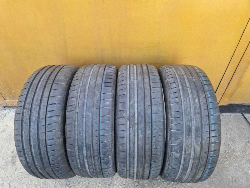 4 Michelin R19 225/45
летни гуми
DOT4418