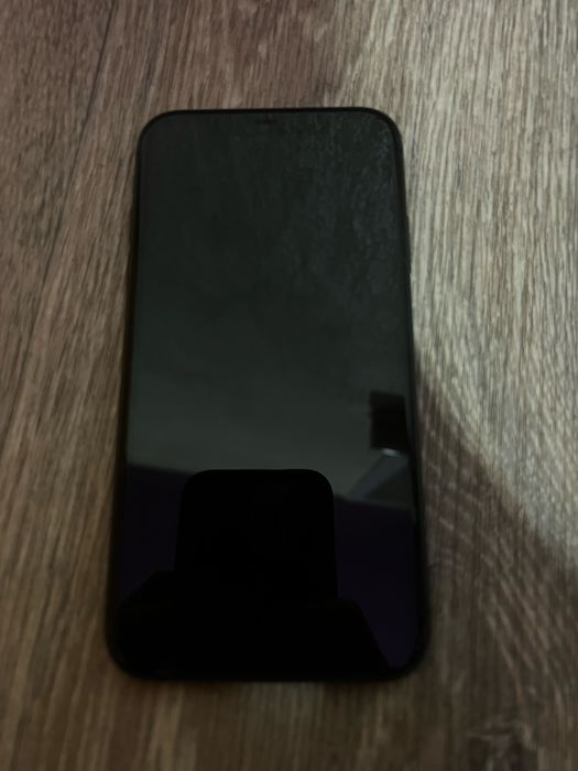 Айфон 11 в плохом состояние город Караганда